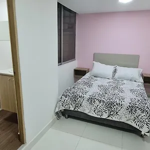 Hermosa Casa En Medellin. Cerca A Estacion Del Metro Apartamento